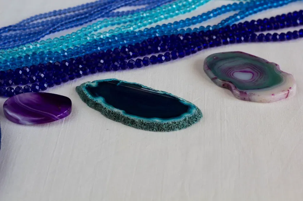 Kamień lapis w biżuterii