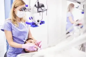 Kątnica stomatologiczna a turbina – czym się różnią